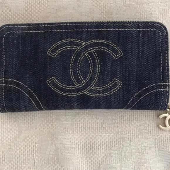 AUTHENTIC CHANEL DENIM WALLET CLUTCH WITH GOLD HARDWARE AND THREAD DETAIL - Picture 1 of 4